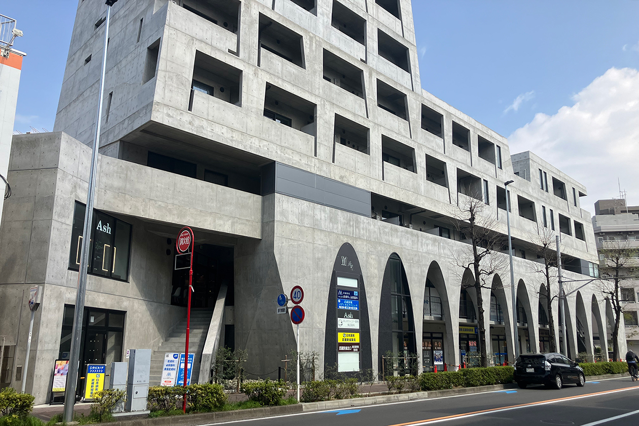 LAPORTA　武蔵新城駅前建物